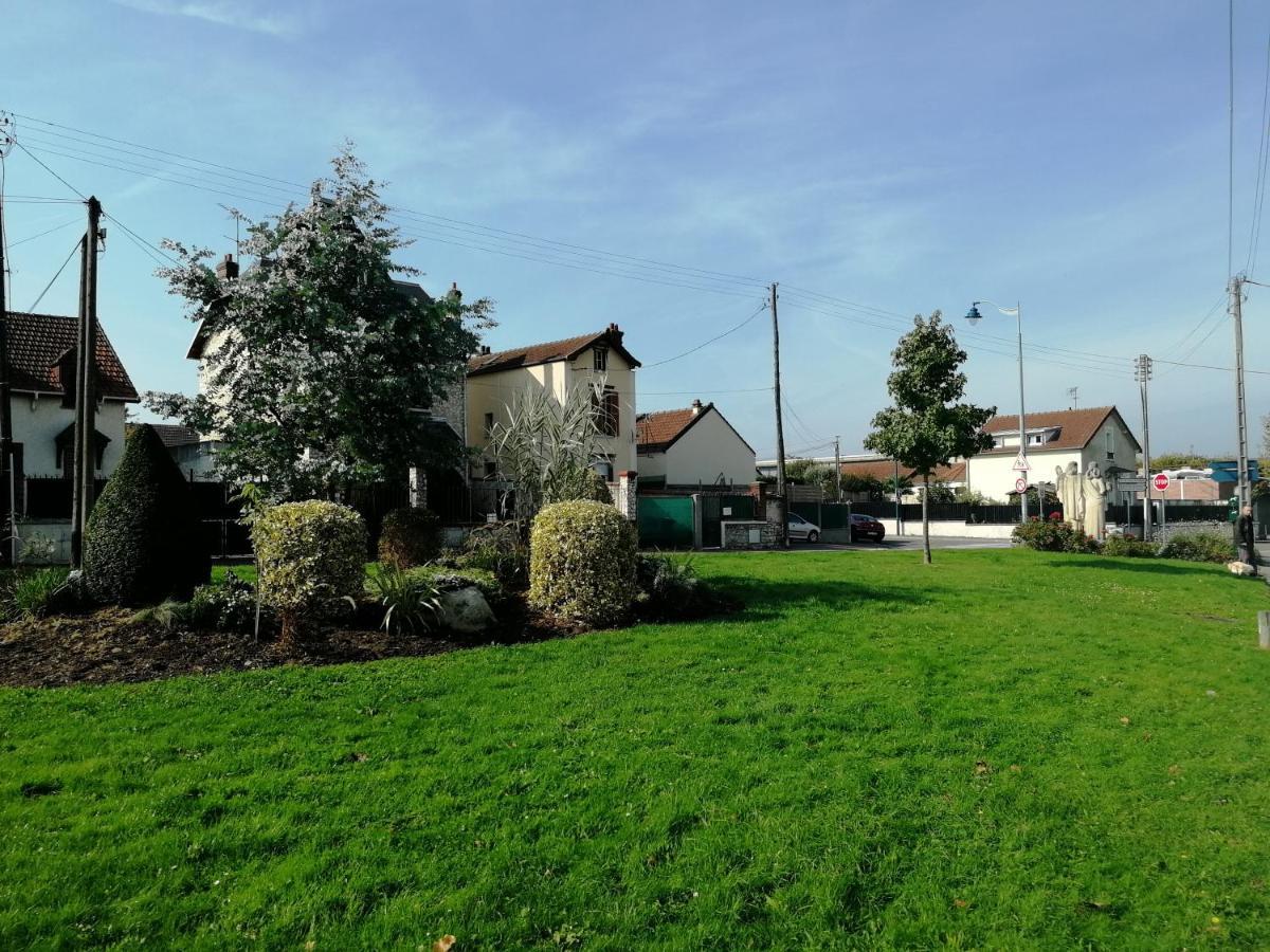 Loue Studio Propre !, Endroit Tres Calme, A 5 Minutes Gare Mantes La Jolie, Buitenkant foto