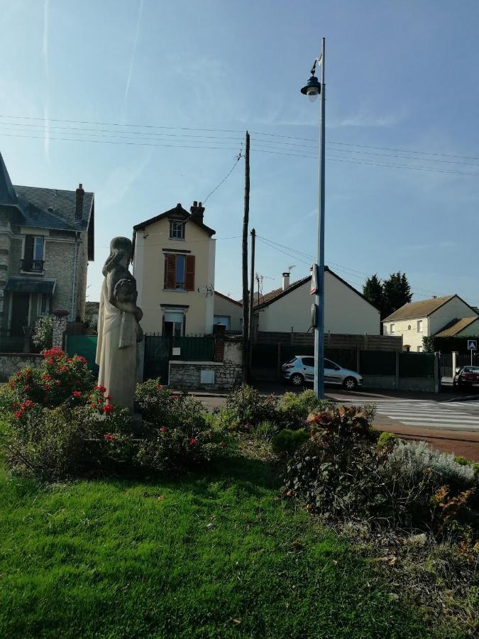 Loue Studio Propre !, Endroit Tres Calme, A 5 Minutes Gare Mantes La Jolie, Buitenkant foto